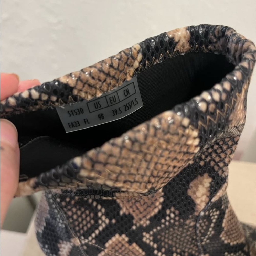 Stuart Weitzman Yuliana 60 Boots – Python Embossed Leather, Size 9 / 39.5 - Picture 5 of 8